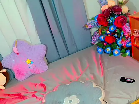 baby_kiraxx webcam
