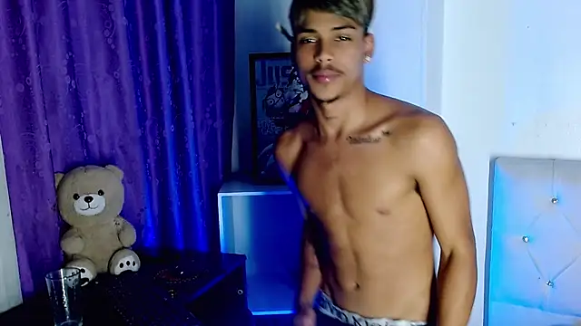 Angel_foxc13 webcam