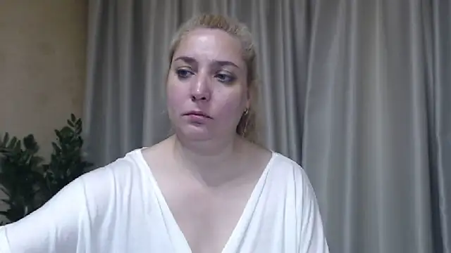 sweetpussy13 webcam