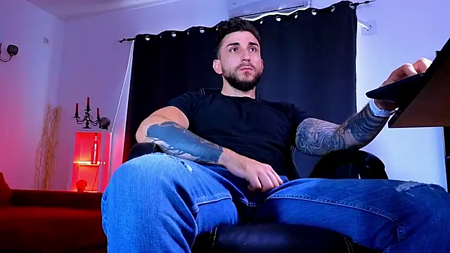 MightyAaron66 webcam