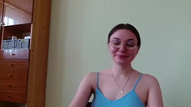 LooveELLYx webcam