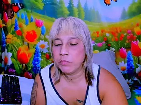 indianroxy webcam