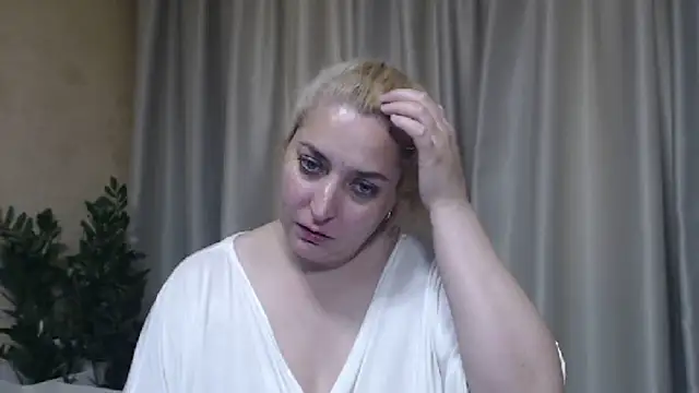 sweetpussy13 webcam