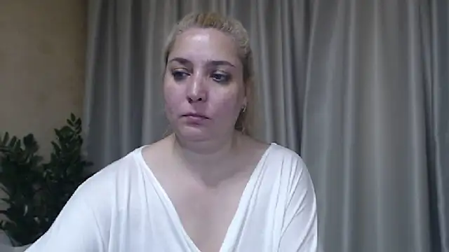 sweetpussy13 webcam