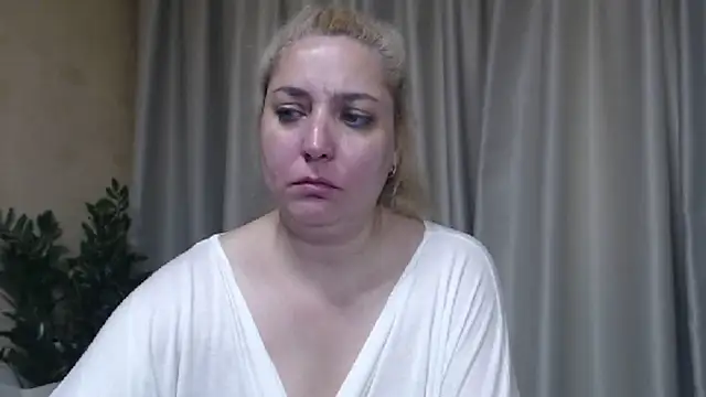 sweetpussy13 webcam