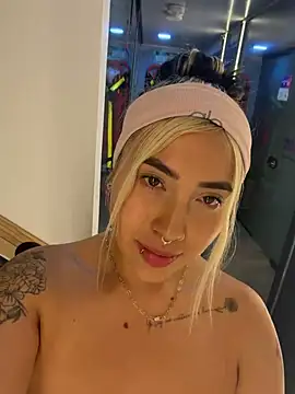 ManuelaVeeleez webcam