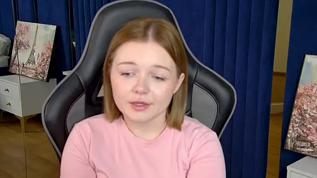 ElinaVale webcam