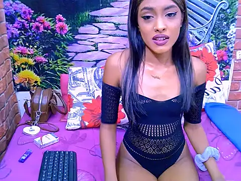 IndianPretty14u2Luv webcam