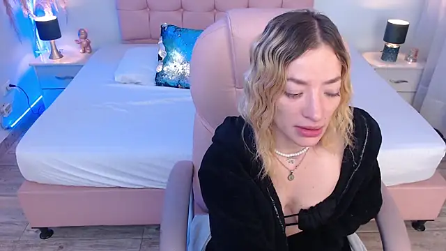 zoe_jones13 webcam