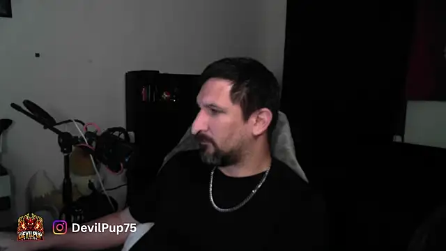 DevilPup75_ webcam