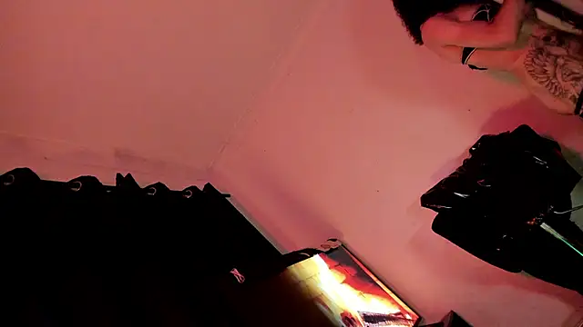 PervertedMissCloe webcam