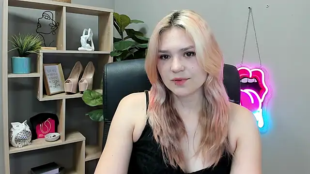 SweetLilyxo webcam