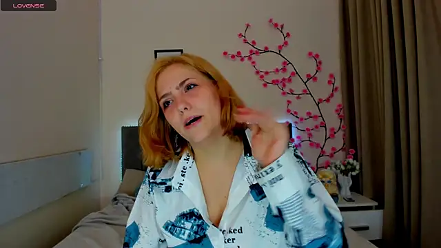 DellaRows webcam
