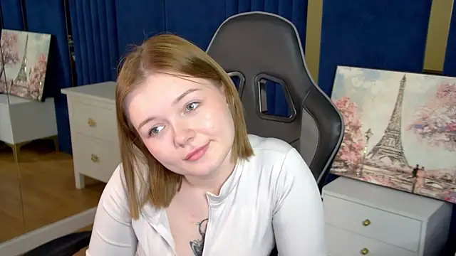 ElinaVale webcam