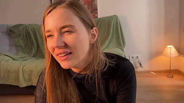 Mia_Luxes webcam