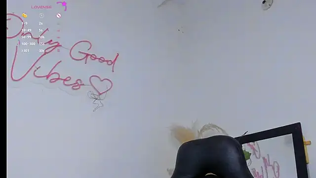 MiaDaniella__ webcam