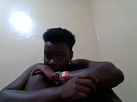 Pretty-Leaa webcam