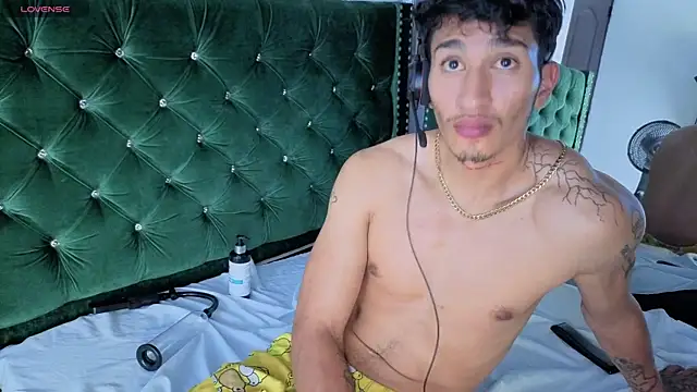 Zayn_Moretti webcam