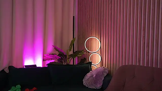 LucreciaStorm webcam