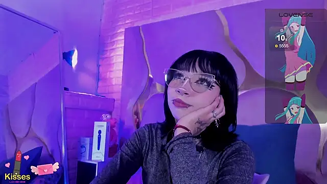 NaniiSisy webcam