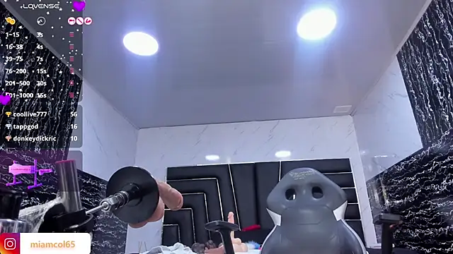 Ladyy_Scarlett webcam