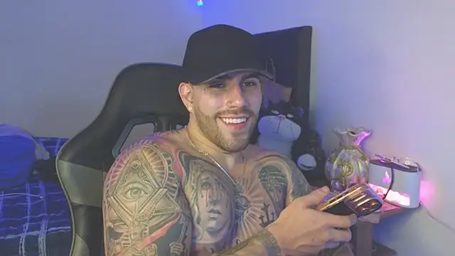 Ades_Lowe webcam