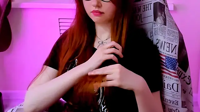 CarolGiggly webcam