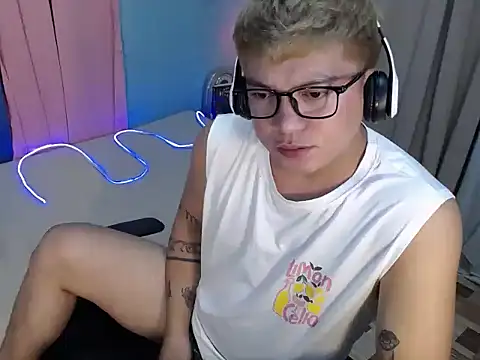 Fuckboii_intown webcam