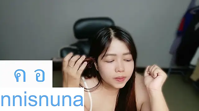 nunanunanuna live cam on StripChat