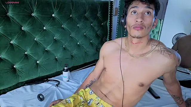 Zayn_Moretti webcam