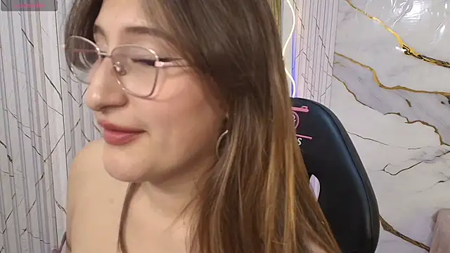bunnii_tay live cam on StripChat