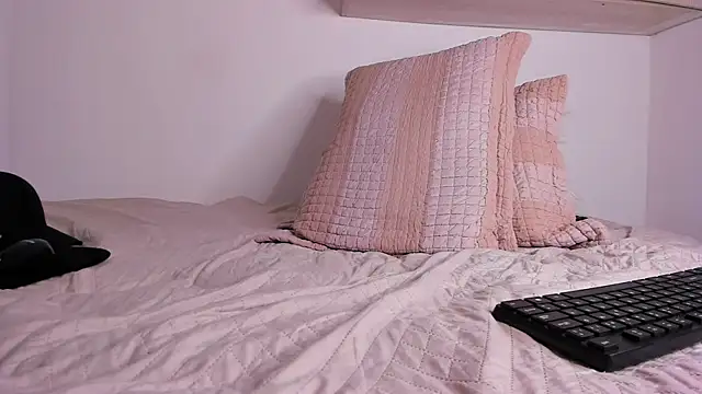 Aaron_Tate webcam