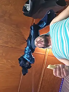UncutHammer69 webcam