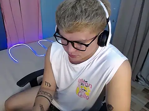 Fuckboii_intown webcam