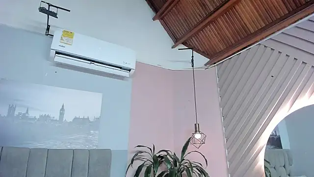 valery_rivers live cam on StripChat