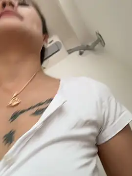 okgirl_23 webcam