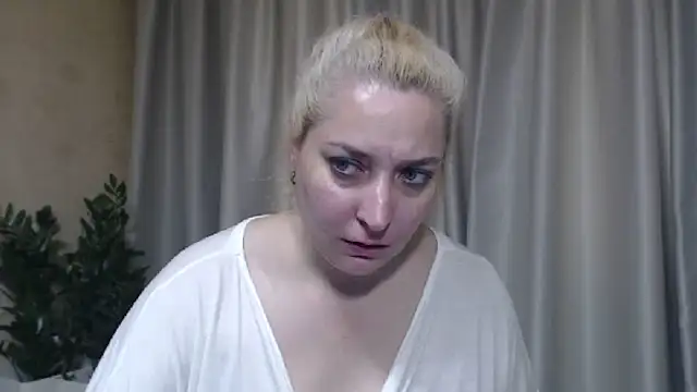 sweetpussy13 webcam