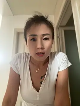 okgirl_23 (F milf) - 户外全身真空一小时