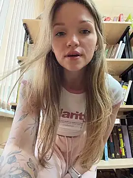 StreetSquirt Live Web Cam Show