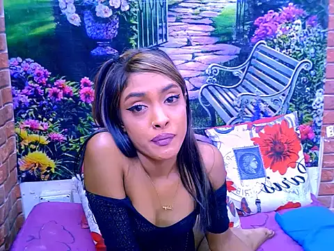 IndianPretty14u2Luv webcam