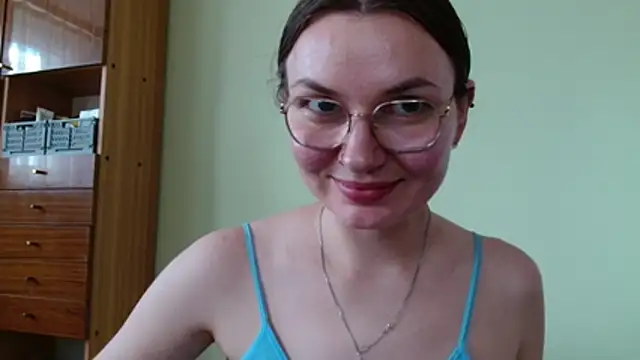 LooveELLYx webcam