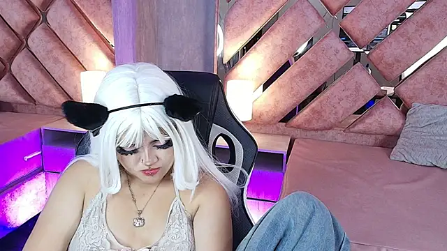 lya_nekko_ webcam