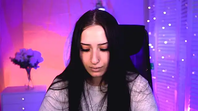 MonicaLowes webcam