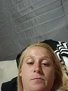 Queen2454 webcam