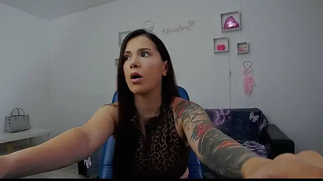 LauraLora3 webcam