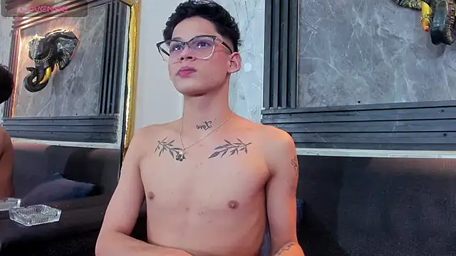 Brianhot0F webcam