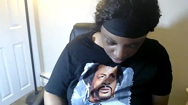Sexymona1218 webcam