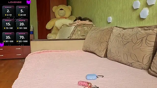 Arina_Bloom webcam