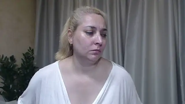 sweetpussy13 webcam