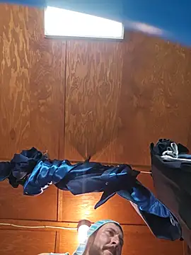 UncutHammer69 webcam